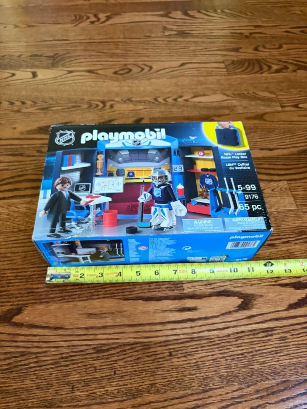 Playmobil NHL Set 65 pc Hockey Locker Room Playset Coach Player New 9176